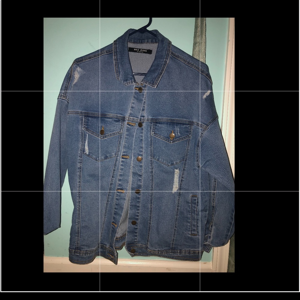 Ripped jean jacket// size L